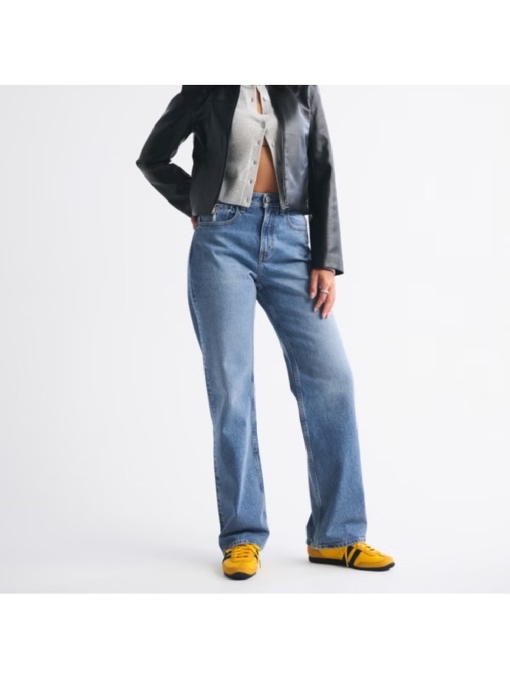 Abercrombie & Fitch Curve Love High Rise 90s Relaxed Jean - Picture 3 of 7